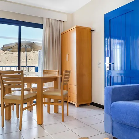 Aparthotel Club Cala Blanca 3*